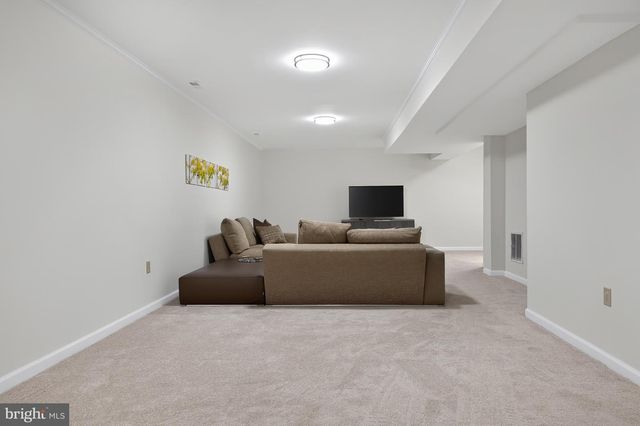 37896 LEGARD FARM RD, Hillsboro, VA 20132