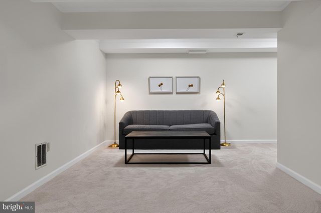 37896 LEGARD FARM RD, Hillsboro, VA 20132