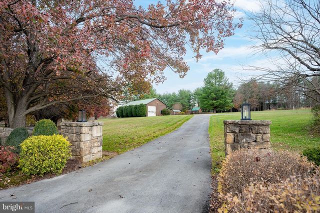 37896 LEGARD FARM RD, Hillsboro, VA 20132