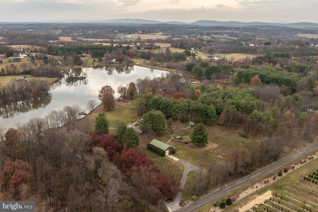 37896 LEGARD FARM RD, Hillsboro, VA 20132