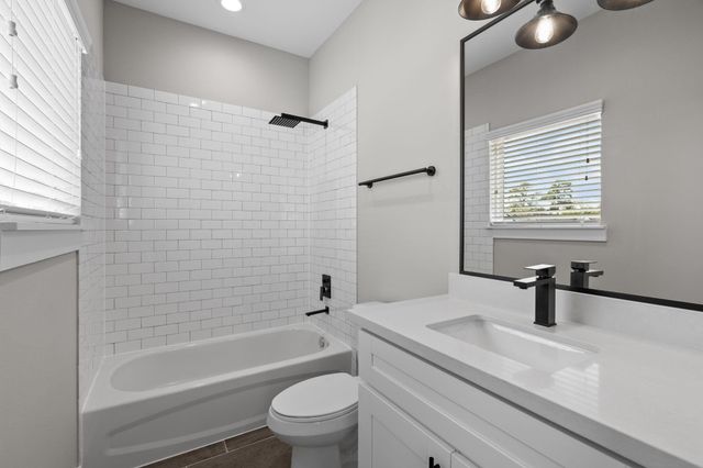 904 Martin Street D, Houston, TX 77018