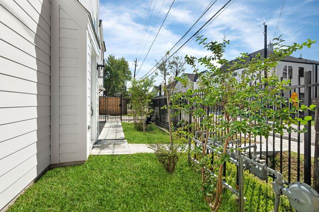 904 Martin Street D, Houston, TX 77018