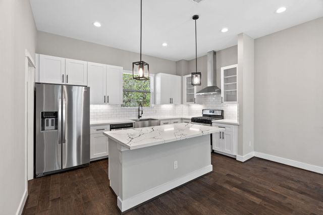904 Martin Street D, Houston, TX 77018