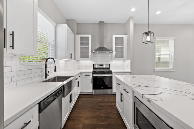 904 Martin Street D, Houston, TX 77018