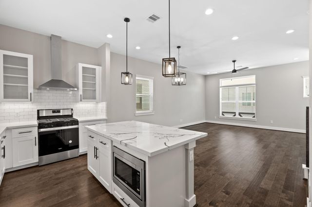 904 Martin Street D, Houston, TX 77018