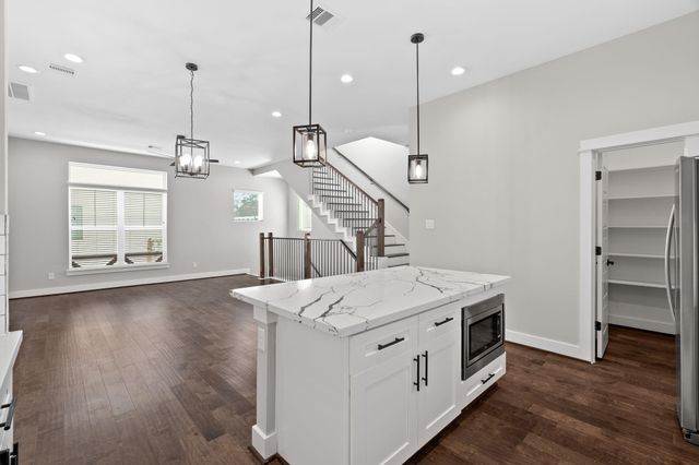 904 Martin Street D, Houston, TX 77018