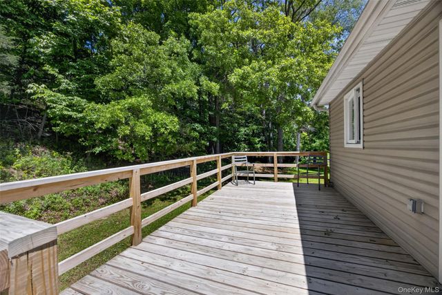 85 Toleman Road, Washingtonville, NY 10992