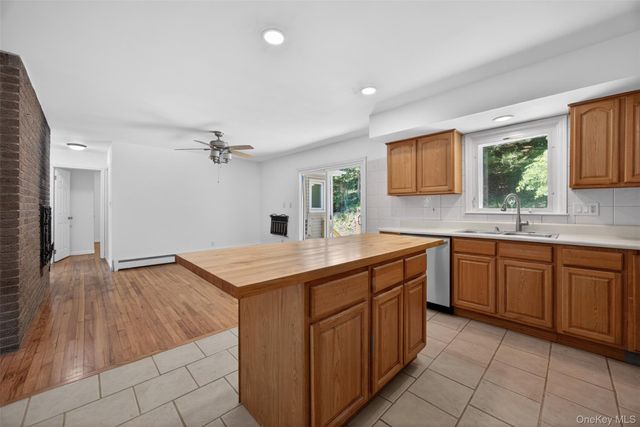 85 Toleman Road, Washingtonville, NY 10992