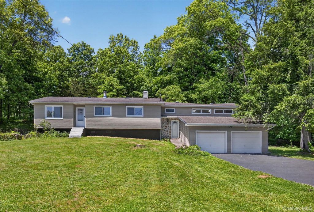 85 Toleman Road, Washingtonville, NY 10992