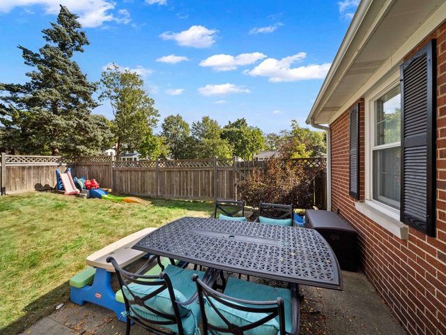 1100 Raleigh Road, Glenview, IL 60025