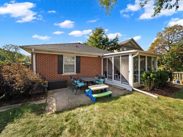 1100 Raleigh Road, Glenview, IL 60025