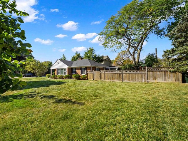 1100 Raleigh Road, Glenview, IL 60025