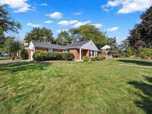 1100 Raleigh Road, Glenview, IL 60025