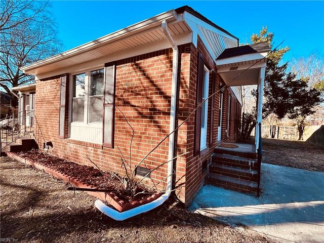 702 Howard PL, Norfolk, VA 23504