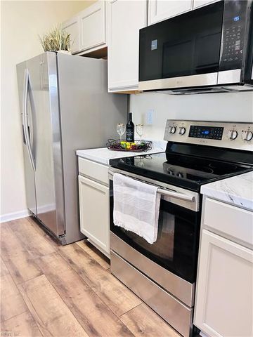 702 Howard PL, Norfolk, VA 23504