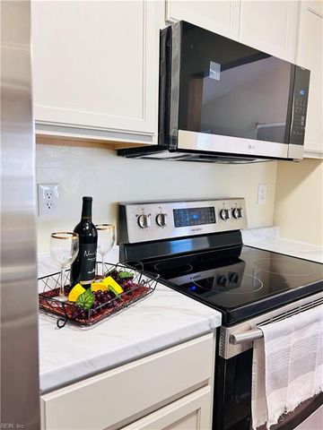 702 Howard PL, Norfolk, VA 23504