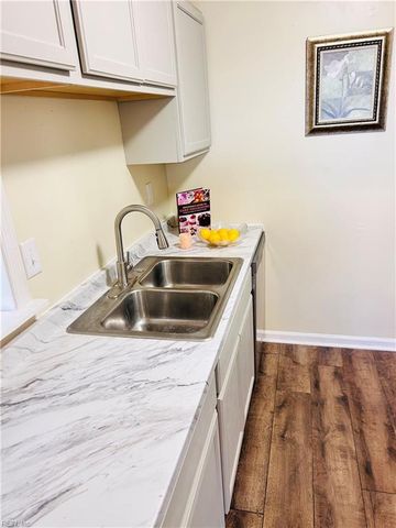 702 Howard PL, Norfolk, VA 23504