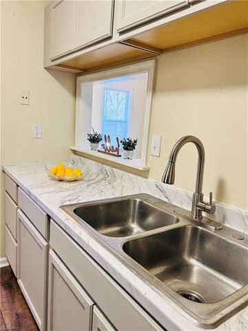 702 Howard PL, Norfolk, VA 23504