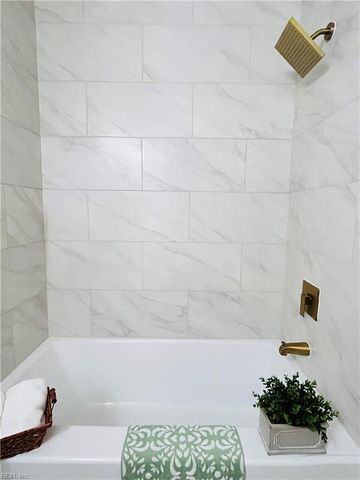 702 Howard PL, Norfolk, VA 23504