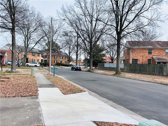 702 Howard PL, Norfolk, VA 23504