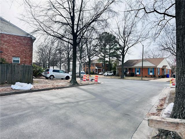 702 Howard PL, Norfolk, VA 23504