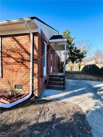 702 Howard PL, Norfolk, VA 23504