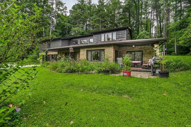 5994 Pine Tree Lane, Morgantown, IN 46160