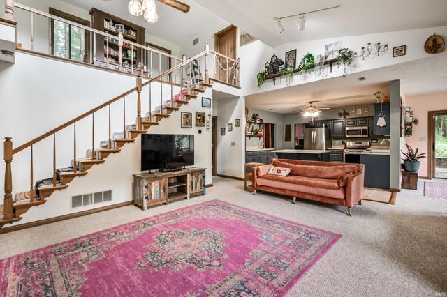 5994 Pine Tree Lane, Morgantown, IN 46160