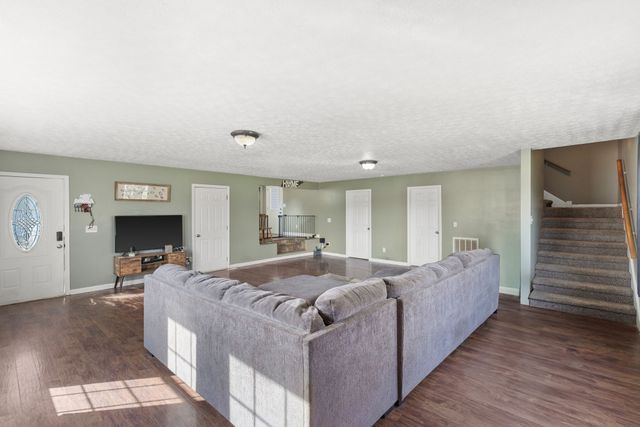 4016 Bentle Dr, Westmoreland, TN 37186