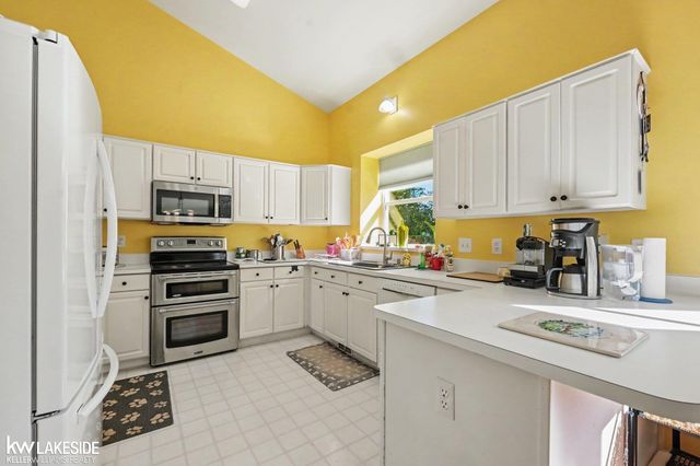 3020 Talon Circle, Orion Twp, MI 48360