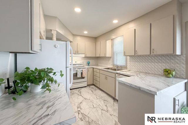 6451 William Street, Omaha, NE 68106