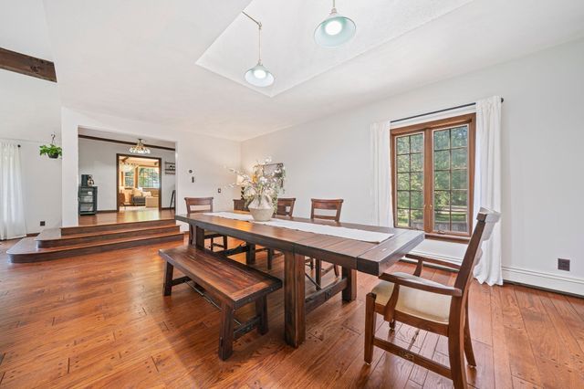 5 Cowdrey Ln, Acton, MA 01720