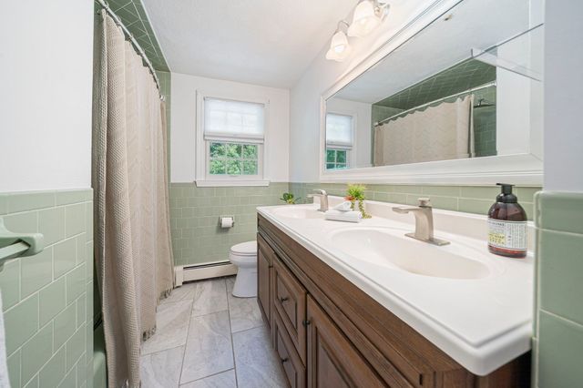 5 Cowdrey Ln, Acton, MA 01720