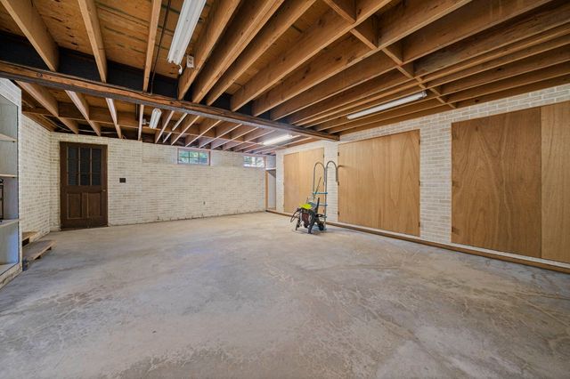 5 Cowdrey Ln, Acton, MA 01720