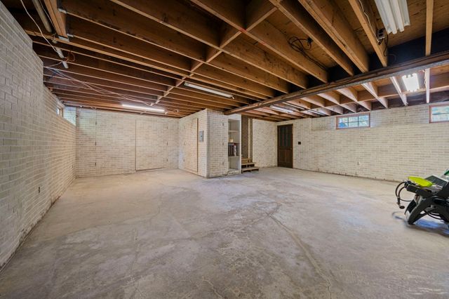 5 Cowdrey Ln, Acton, MA 01720