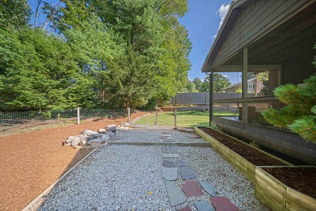 5 Cowdrey Ln, Acton, MA 01720