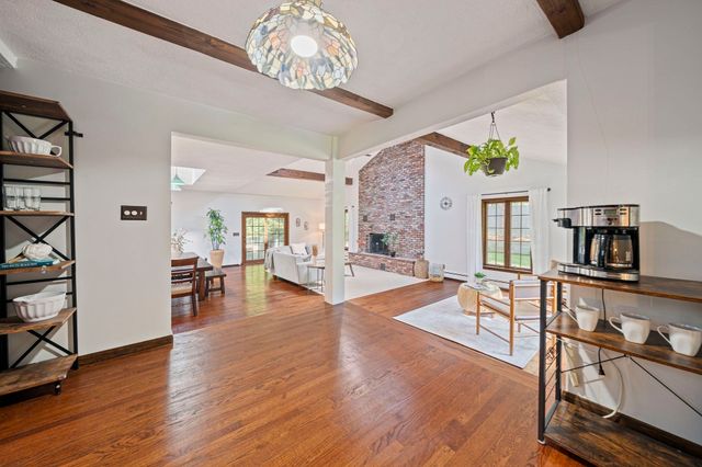 5 Cowdrey Ln, Acton, MA 01720