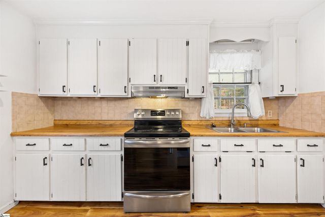 1016 Lee Vaughn Road, Simpsonville, SC 29681