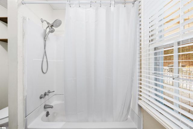 1016 Lee Vaughn Road, Simpsonville, SC 29681