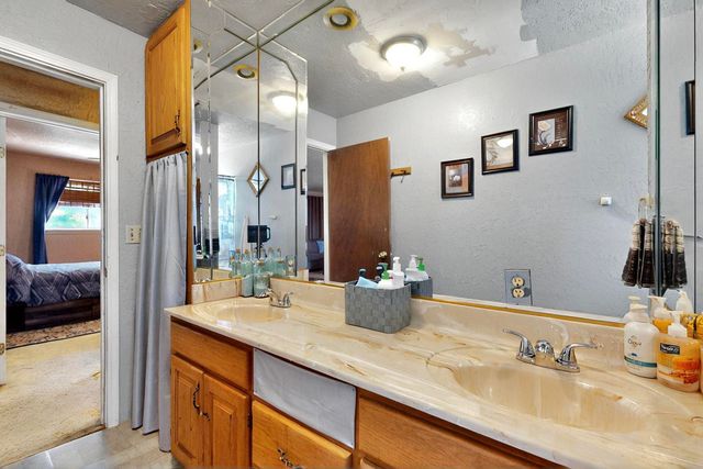 14304 OAKWOOD Place NE, Albuquerque, NM 87123