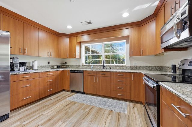 812 NW 36TH TERRACE, Gainesville, FL 32605