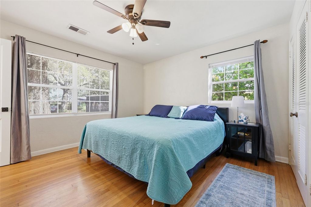 Image 12 of property listing at 812 NW 36TH TERRACE, Gainesville, FL 32605