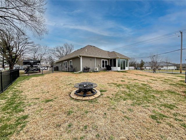 1520 S Madison Avenue, Sedalia, MO 65301