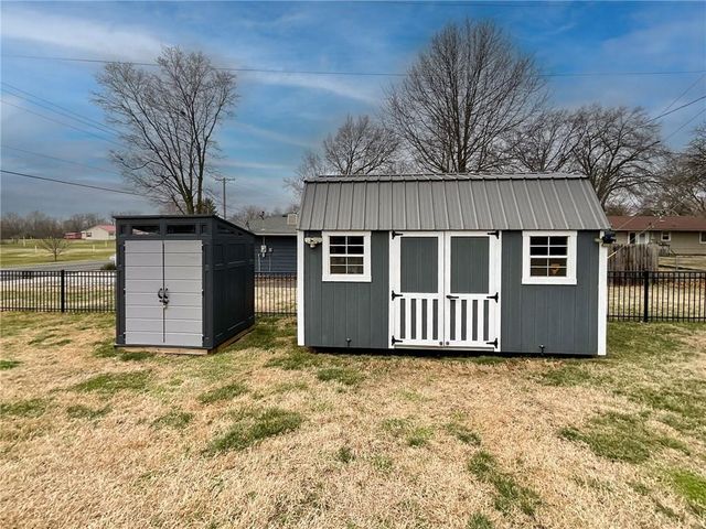 1520 S Madison Avenue, Sedalia, MO 65301