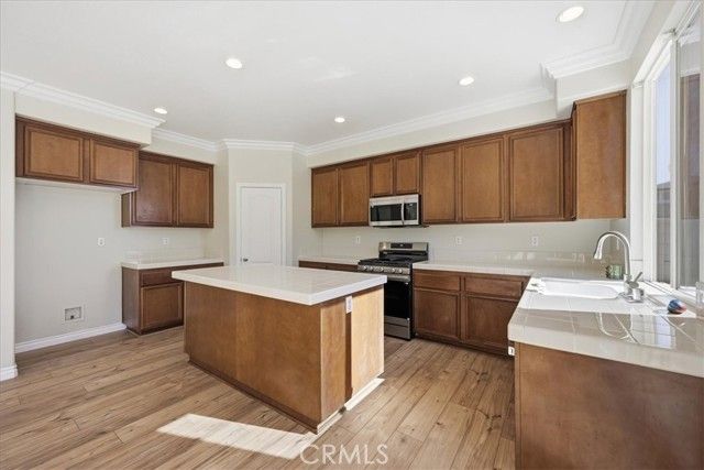 2722 Azalea Avenue, San Jacinto, CA 92582