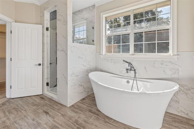 1905 Plantation Drive, Lake Charles, LA 70605