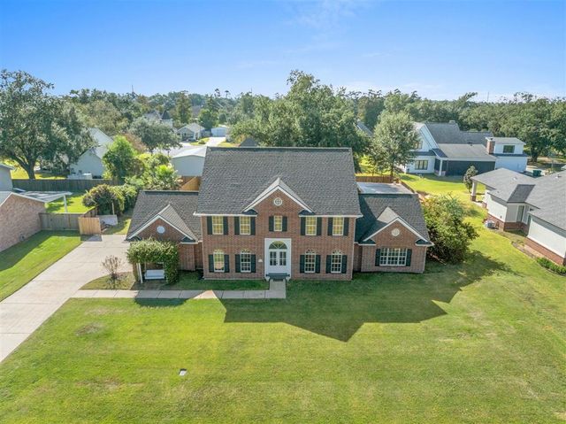 1905 Plantation Drive, Lake Charles, LA 70605