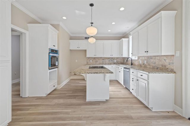 1905 Plantation Drive, Lake Charles, LA 70605