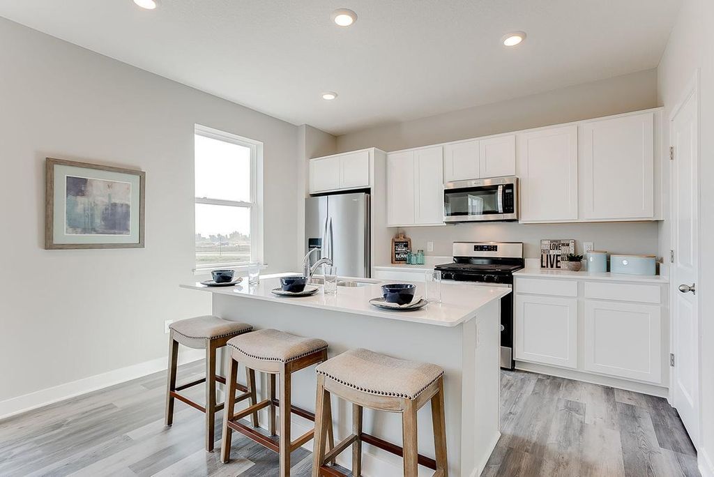 2071 Rainier Drive, Shakopee, MN 55379