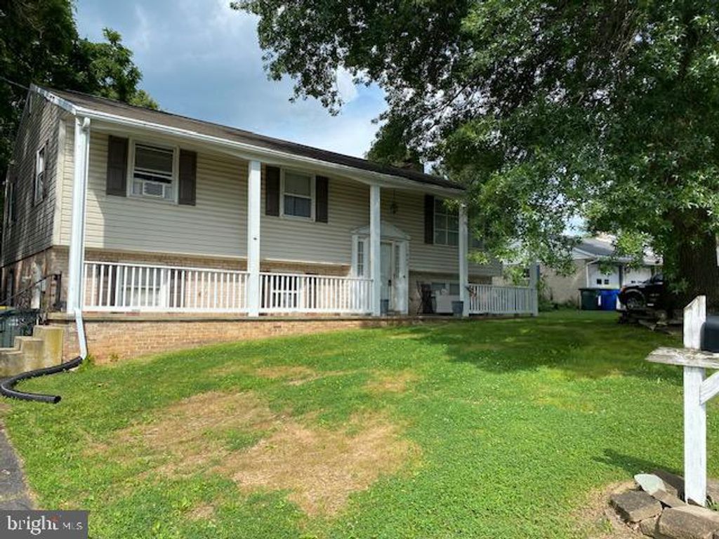 1809 ROXBORO RD, York, PA 17402